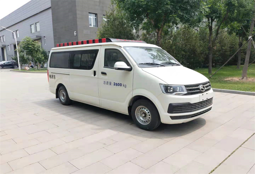金龍輕客面包式電源車30-50kw